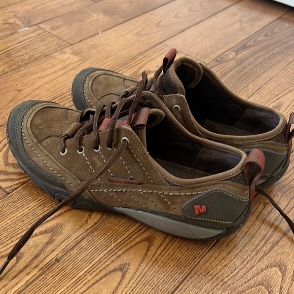 Hiking shoes/sneakers - Picture 1 of 3